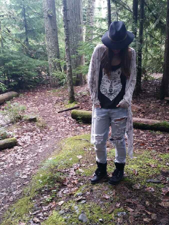 Nes<3 Women's Mountain White Wolf Tank