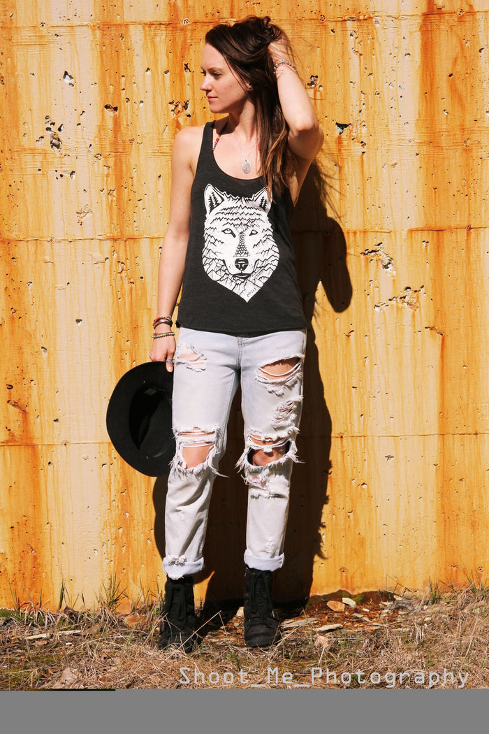 Nes<3 Women's Mountain White Wolf Tank